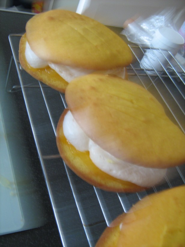Lemon meringue pie whoopie pies