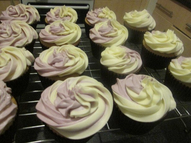 Violet cupcakes