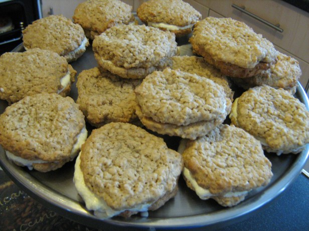 Oatmeal cookie whoopie pies