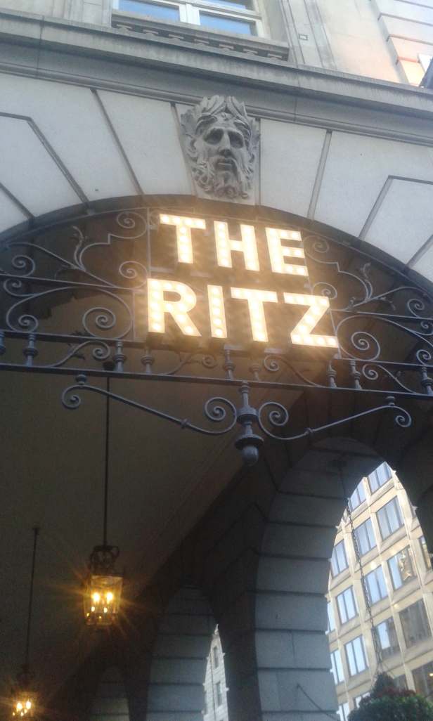 36528622_2107745952601412_6493626011907784704_n